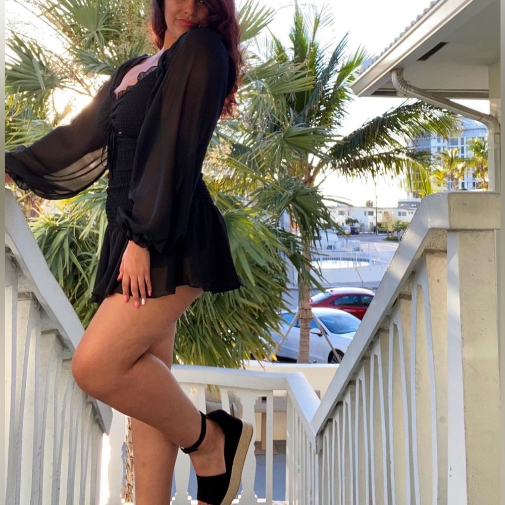 Black flowy sleeves corset crop top only